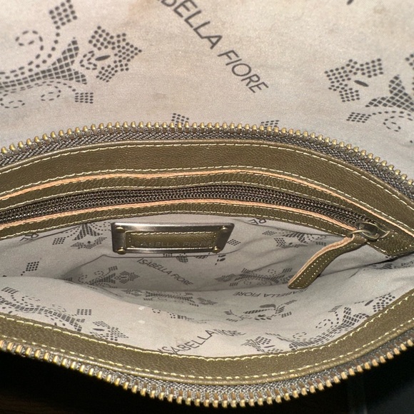 Isabella Fiore Olive Green leather crossbody purse - Picture 3 of 13